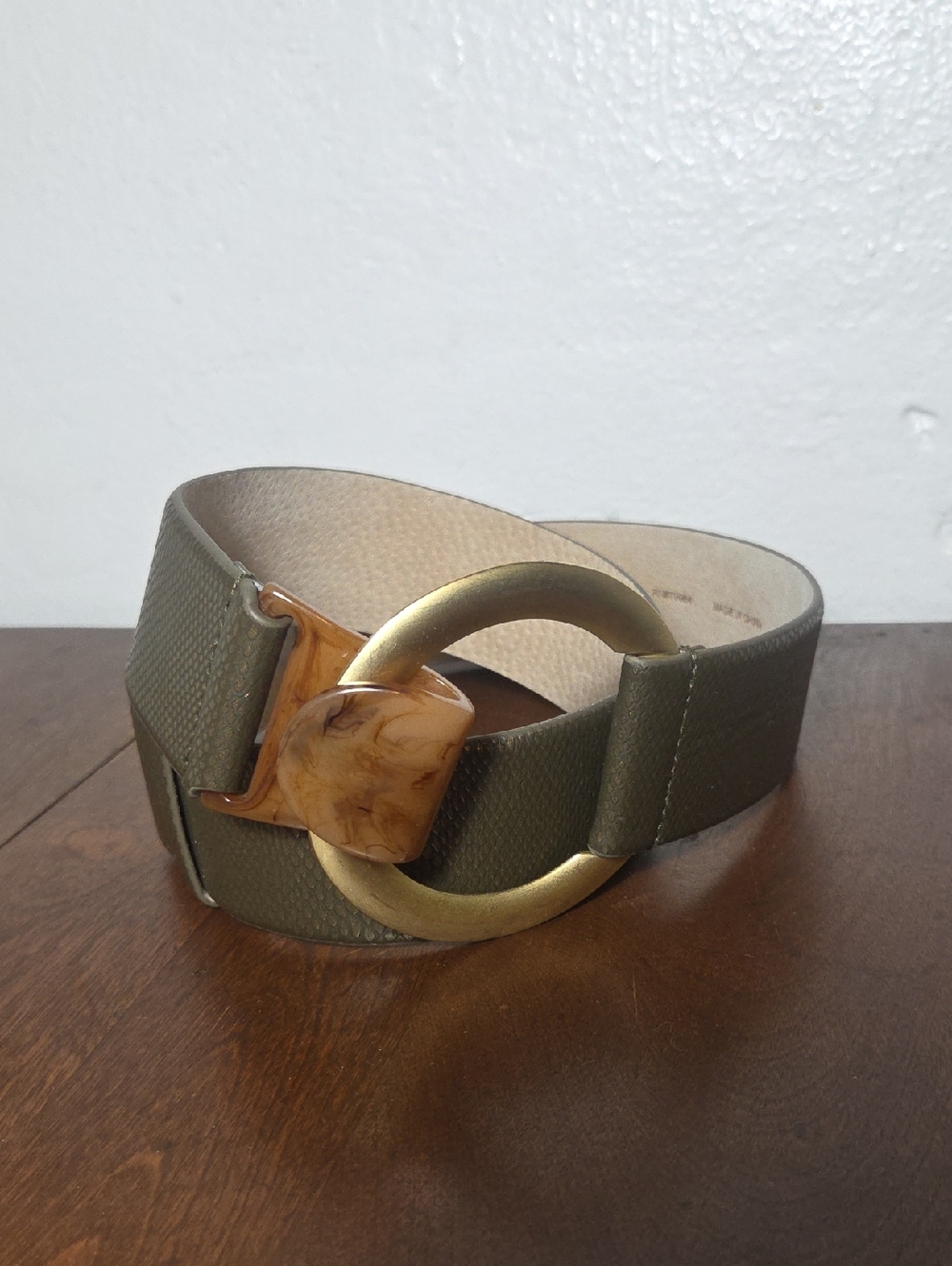 Chicos Faye Slouch Adjustable Fatigue Leather Belt Womens size S/M Olive Green